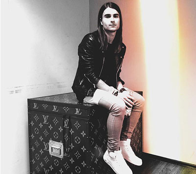 Hands Up! Download Free